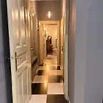 Two Paws Apartment *